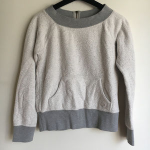 ❤️5/$15❤️ White & Grey Sweater